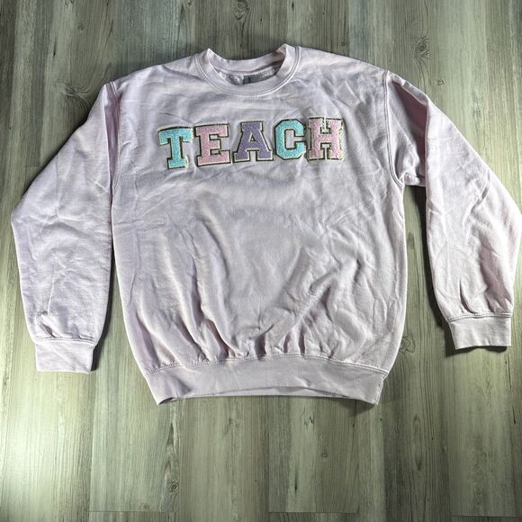 TEACH Letter Art Teacher Chic Patchwork Crewneck Gilden Sweatshirt Size Medium - Picture 3 of 11